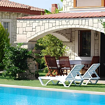 Hotel Alacati'nin Merkezinde Luex *